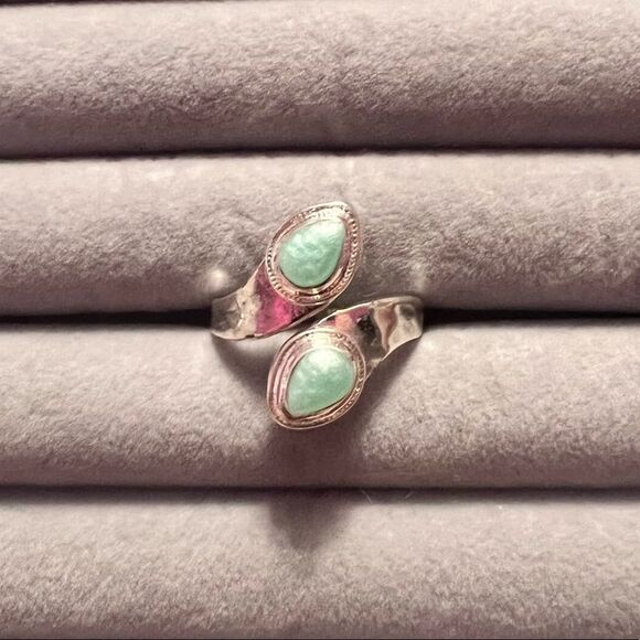 🤯5/$20🤯 NEW Silver Tone Turquoise Color Ring - Picture 1 of 4